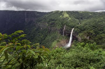 Family Getaway 4 Days Shillong Trip Package