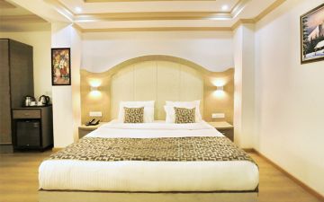 Magical 4 Days Srinagar Historical Places Holiday Package