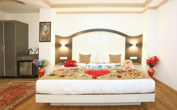 Magical 4 Days Srinagar Historical Places Holiday Package