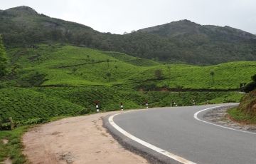 Beautiful 7 Days 6 Nights Munnar, Thekkady, Kovalam and Alleppey Tour Package