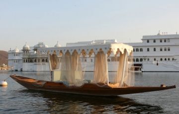 Pleasurable Udaipur Tour Package for 3 Days 2 Nights