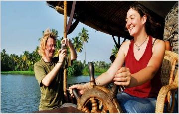 Ecstatic 5 Days 4 Nights Cochin, Munnar, Alleppey and Thekkady Holiday Package