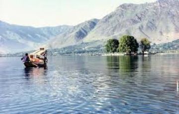 Experience 5 Days 4 Nights Srinagar, Pahalgam and Gulmarg Tour Package