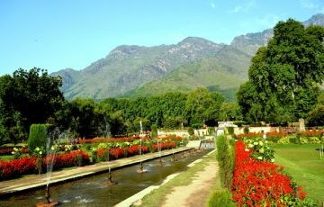 Magical 7 Days 6 Nights Srinagar, Gulmarg, Pahalgam with Sonmarg Tour Package