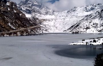 Ecstatic 3 Days 2 Nights Gangtok and Lachung Vacation Package