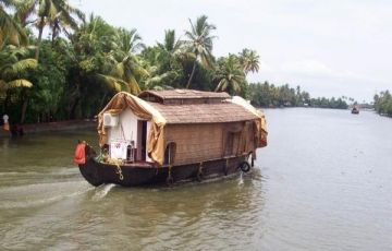 Heart-warming 5 Days 4 Nights Cochin, Munnar and Thekkady Tour Package