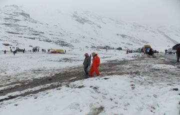 Amazing 4 Days 3 Nights Manali Tour Package