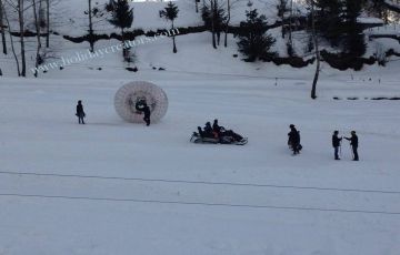 Magical 4 Days 3 Nights Manikaran Holiday Package