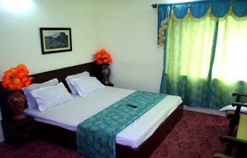 Ecstatic 4 Days 3 Nights Srinagar Kashmir Holiday Package