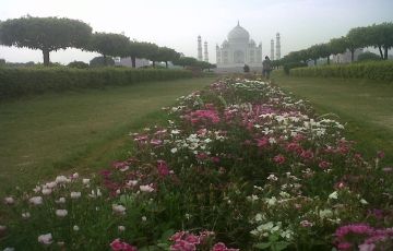 Magical Agra Fort Tour Package for 2 Days