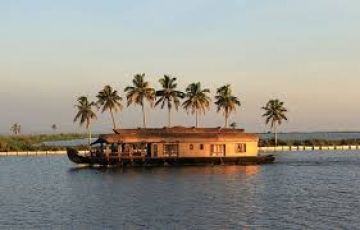 7 Days 6 Nights Munnar, Thekkady, Alleppey, Kovalam with Trivandrum Holiday Package