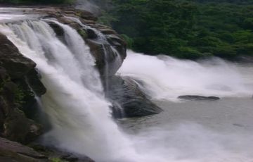 5 Days 4 Nights Wayanad and Athirapilly Vacation Package