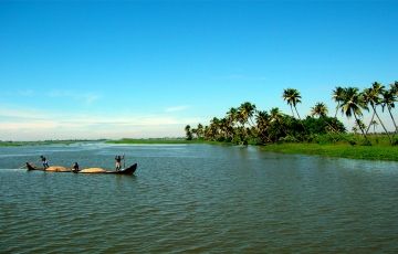 Beautiful 4 Days 3 Nights Munnar and Alleppey Trip Package