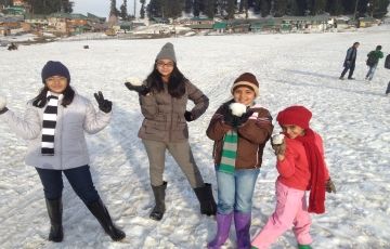 Ecstatic 4 Days 3 Nights Srinagar Tour Package