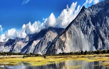 Magical 6 Days 5 Nights Pangong Tso Lake, Nubra with Leh Vacation Package