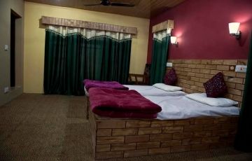 5 Days 4 Nights Srinagar, Gulmarg, Pahalgam and Sonmarg Holiday Package