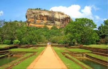 Ecstatic 5 Days 4 Nights Colombo, Bentota, Nuwara Eliya with Sigiriya Holiday Package