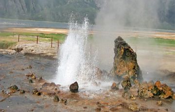 Heart-warming 5 Days 4 Nights Nakuru, Lake Naivasha with Menengai Crater Holiday Package