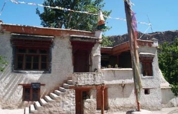 Family Getaway 10 Days 9 Nights Srinagar, Mulbek, Kargil, Drass, Leh, Nubra, Turtuk and Pangong Vacation Package