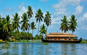 Munnar, Alappuzha, Alleppey and Cochin Tour Package for 4 Days 3 Nights from Kochi