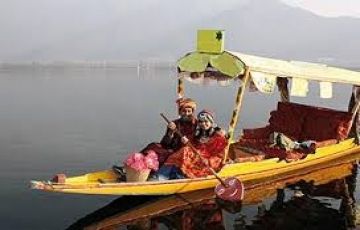 Family Getaway 5 Days 4 Nights Srinagar, Gulmarg, Pahalgam with Srinagar Tour Package