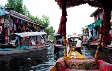 Memorable 10 Days 9 Nights Srinagar, Pangong and Leh Vacation Package