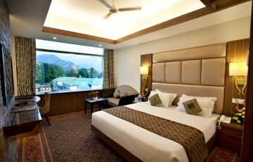 Amazing 6 Days 5 Nights Srinagar, Gulmarg with Pahalgam Tour Package