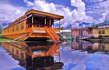 Kashmir, Srinagar with Pahalgam Tour Package for 5 Days 4 Nights
