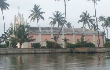 Family Getaway 2 Days 1 Night Alleppey with Kumarakom Tour Package