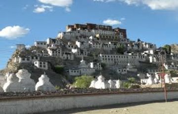 Beautiful 10 Days 9 Nights Manali Holiday Package