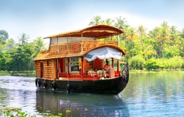 Memorable 5 Days 4 Nights Cochin, Munnar, Thekkady and Alleppey Vacation Package