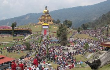 5 Days 4 Nights Gangtok, Darjeeling, Baba Mandir with Tshangu Lake Holiday Package
