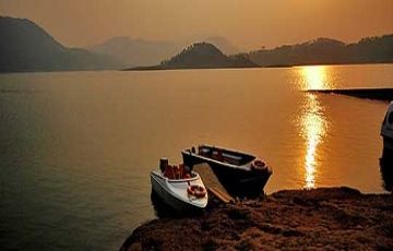 Memorable 5 Days 4 Nights Shillong, Cherrapunjee, Guwahati and Mawlynnong Village Vacation Package