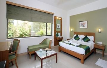 Heart-warming 2 Days 1 Night Gurgaon Vacation Package
