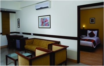 Heart-warming 2 Days 1 Night Gurgaon Vacation Package