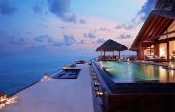 Experience 6 Days 5 Nights Maldives and Kumarakum Holiday Package