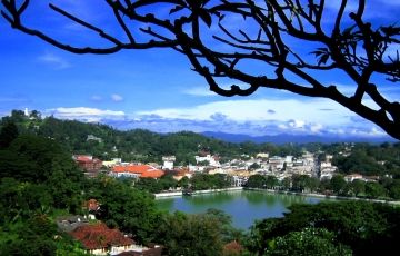 Magical 4 Days 3 Nights Kandy, Colombo with Nuwara Eliya Holiday Package