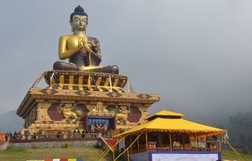 Beautiful 4 Days 3 Nights Gangtok, Darjeeling, Tsongmo Lake with Bagdogra Holiday Package