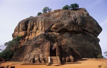 Amazing 3 Days 2 Nights Sigiriya, Kandy, Colombo and Pinnawala Holiday Package