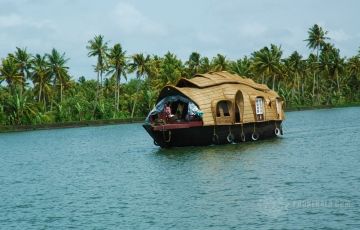 Pleasurable 10 Days 9 Nights Cochin, Thekkady with Kumarakom Holiday Package