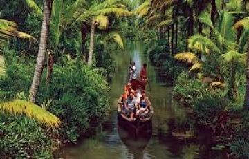 Experience 4 Days 3 Nights Cochin, Munnar and Alleppey Tour Package