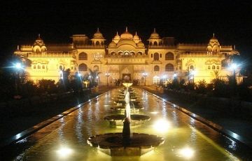 Ecstatic 15 Days 16 Nights Udaipur, Jaipur, Agra, New Delhi, Srinagar, Gulmarg and Pahalgam Trip Package