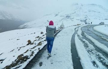 Amazing 7 Days 6 Nights New Delhi with Manali Tour Package