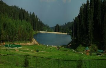 Heart-warming 5 Days 4 Nights Srinagar with Gulmarg Vacation Package