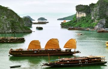 Magical 8 Days 7 Nights Hanoi, Halong Bay, Hoi an with Saigon Holiday Package