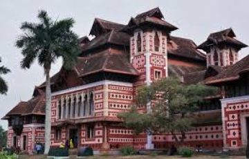 Amazing 10 Days 9 Nights Cochin, Munnar, Thekkady, Kumarakom, Alleppey, Kovalam with Trivandrum Vacation Package