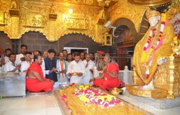 Best 6 Days 5 Nights Shirdi, Surat and Aurangabad Holiday Package