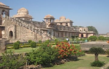 Pleasurable 14 Days 13 Nights Mandu Tour Package