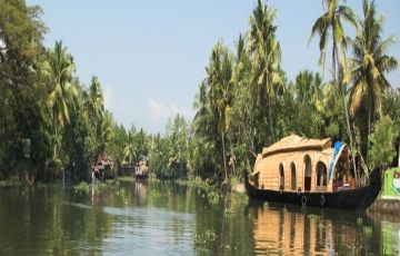 Best 7 Days 6 Nights Munnar, Thekkady, Alleppey and Kovalam Vacation Package