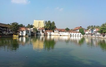 Magical 7 Days 6 Nights Munnar, Thekkady, Alappuzha with Kovalam Tour Package